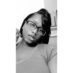 Meet your Posher, Desirae